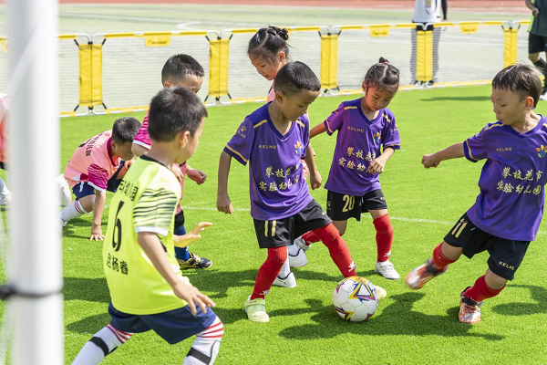 市实验幼儿园在四川省第七届幼儿体育大会（足球）中斩获4项大奖(图1)